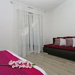 Turic Апартаменты Макарска